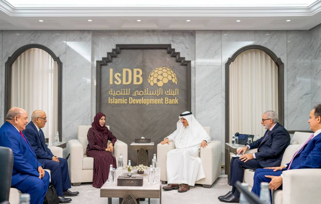 Minister of Planning Discusses Development Cooperation with President of the Islamic Development Bank