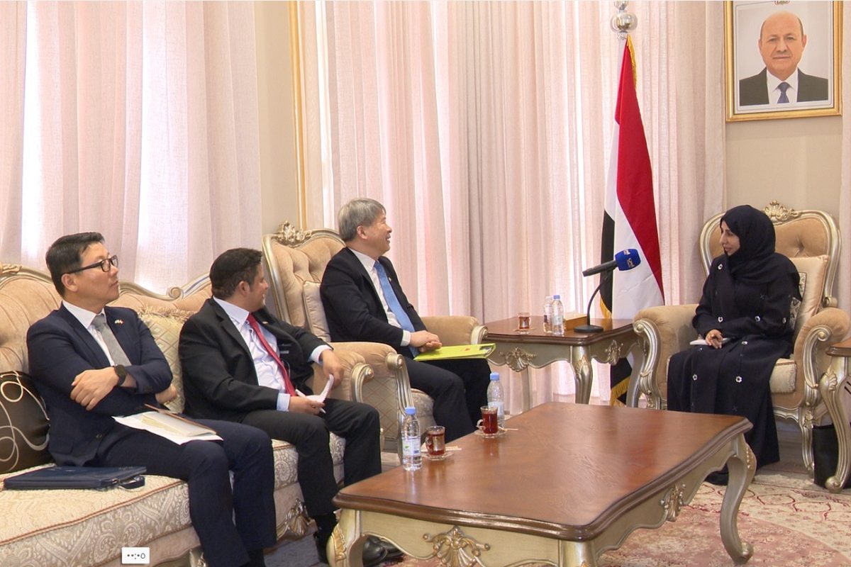 وزيرة التخطيط والتعاون الدولي تبحث مع السفير الكوري سبل تعزيز الدعم التنموي
