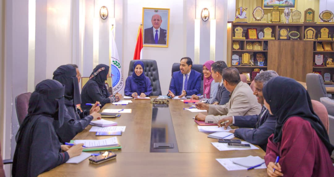 وزيرا التخطيط والشباب والرياضة يناقشان تمويل إعادة تأهيل المنشآت الرياضية بعدن