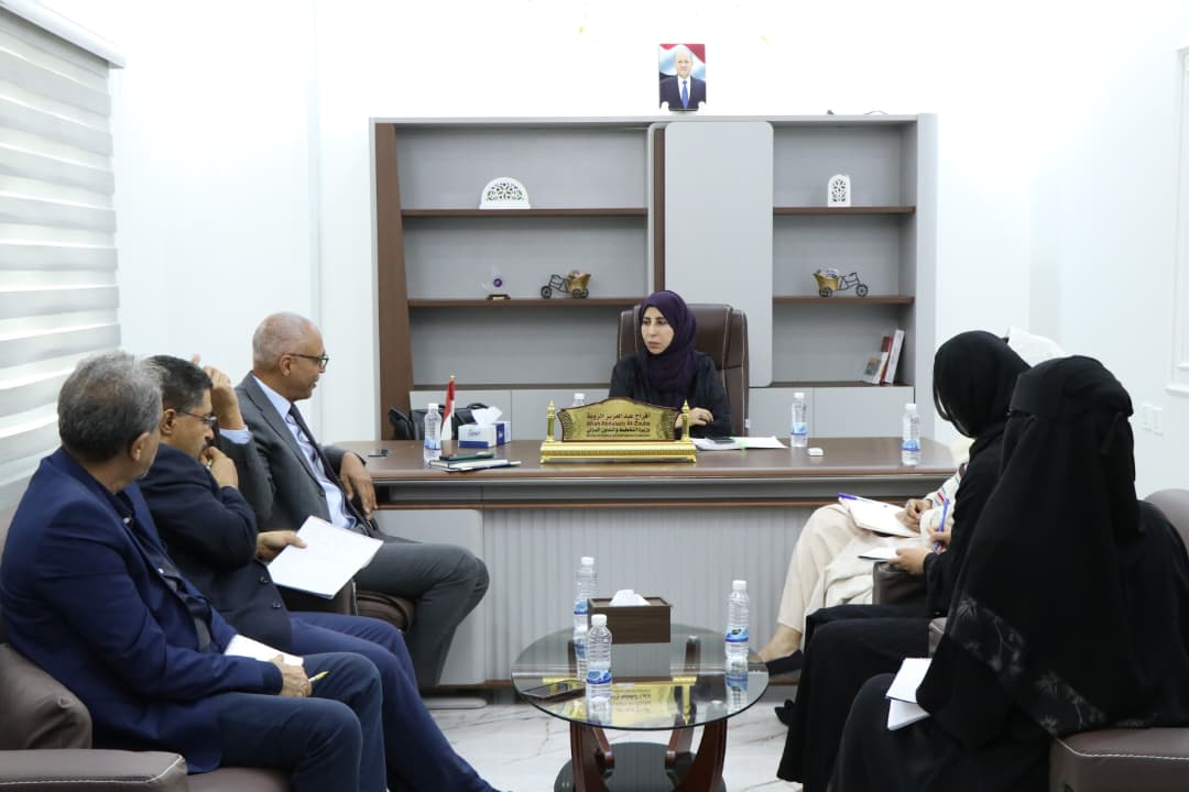 وزيرة التخطيط تبحث مع المنسق المقيم للشؤون الانسانية في اليمن تعزيز التنسيق ودعم أولويات التنمية